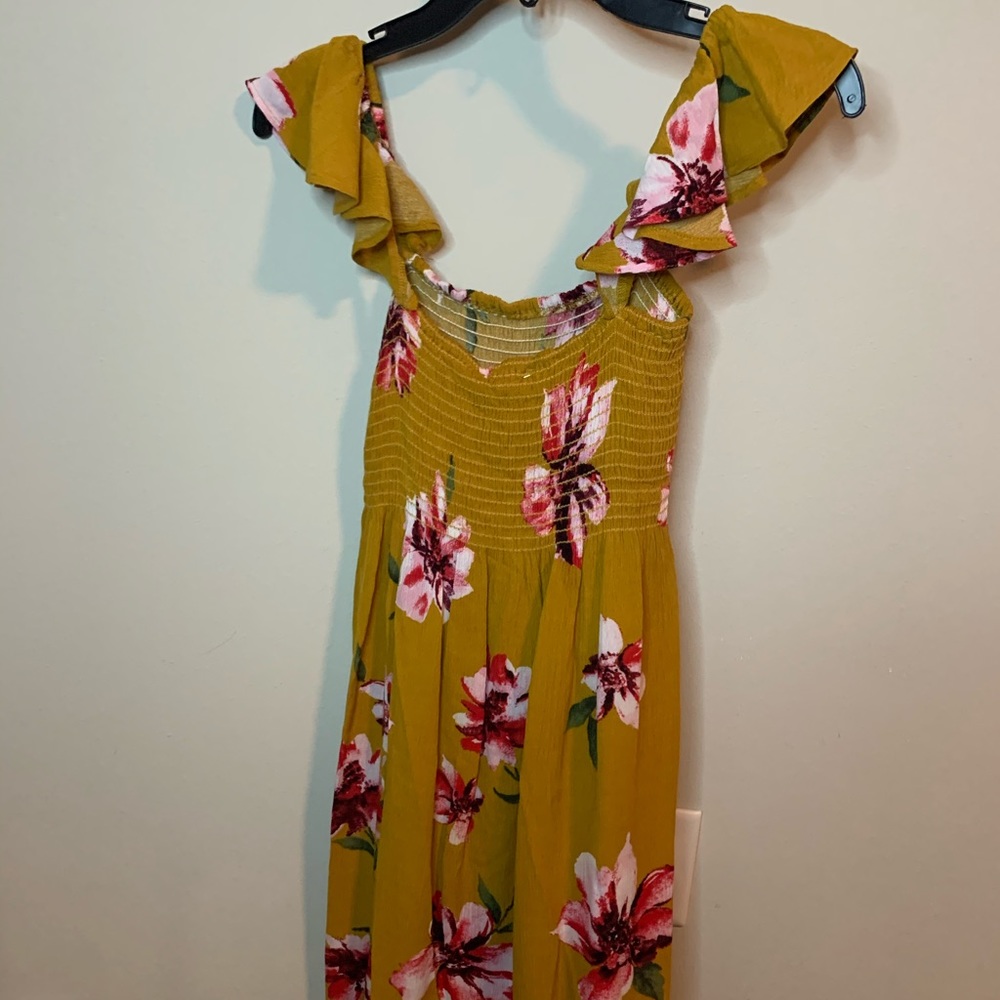Floral dress, worn once to dinner on cruise
